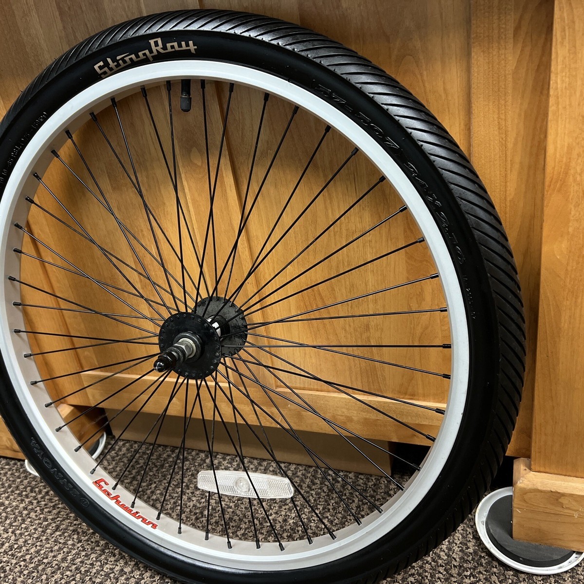 激レア Schwinn Sting-Ray wheel tire Schwinn Stingray OCC Chopper Front Wheel 24 in 24 x 2.10