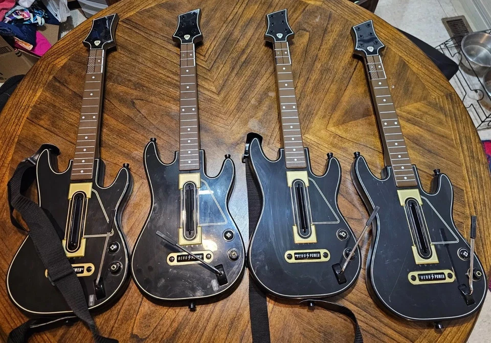 4 Activision Guitar Hero Power Inalámbrico Sin Dongle Xbox PS3 Negro Dorado 000654 Foto 2 de 4