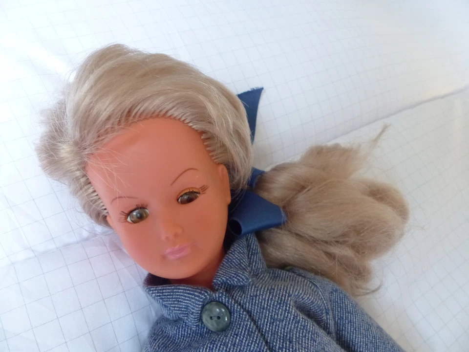 POUPEE DOLLY de marque GEGE - Photo 2/4