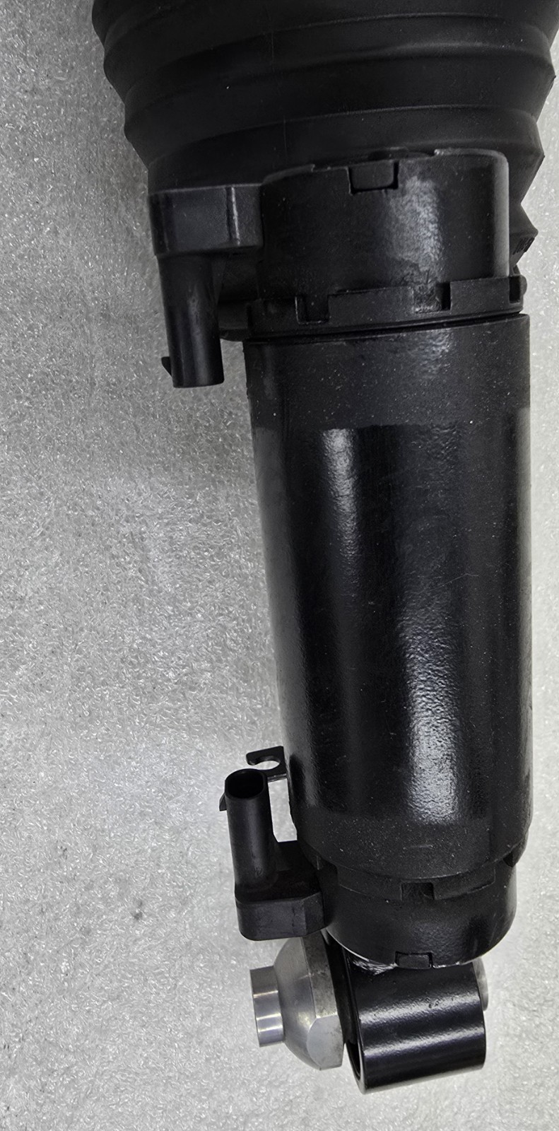18-24 Rolls Royce Cullinan RR31 Rear Left Driver Strut Shock Absorber Air Bag 44