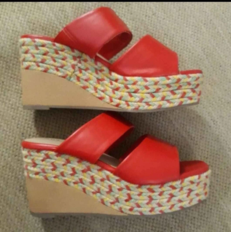 Nuevas sandalias alpargata de cuña Red Slides de Avon talla 9 Foto 4 de 4