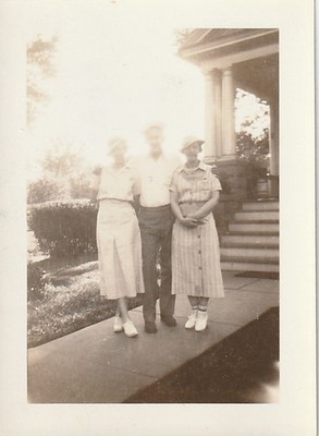 Found Vintage Photo 1940s Man and Two Women Well Dressed 926
