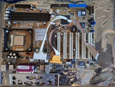 ASUS P4B533 + Intel Pentium 2Ghz SL5YR Socket: 478