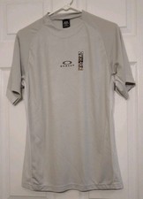 Oakley Hydrolix Men's Swim T-Shirt Size Medium Performance Fit Gray MSRP 40 NWT