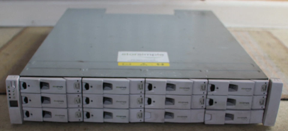 Xyratex Storsimple HB-1235 12 Bay Storage Array NO HDD - Used Condition - Image 2 of 4