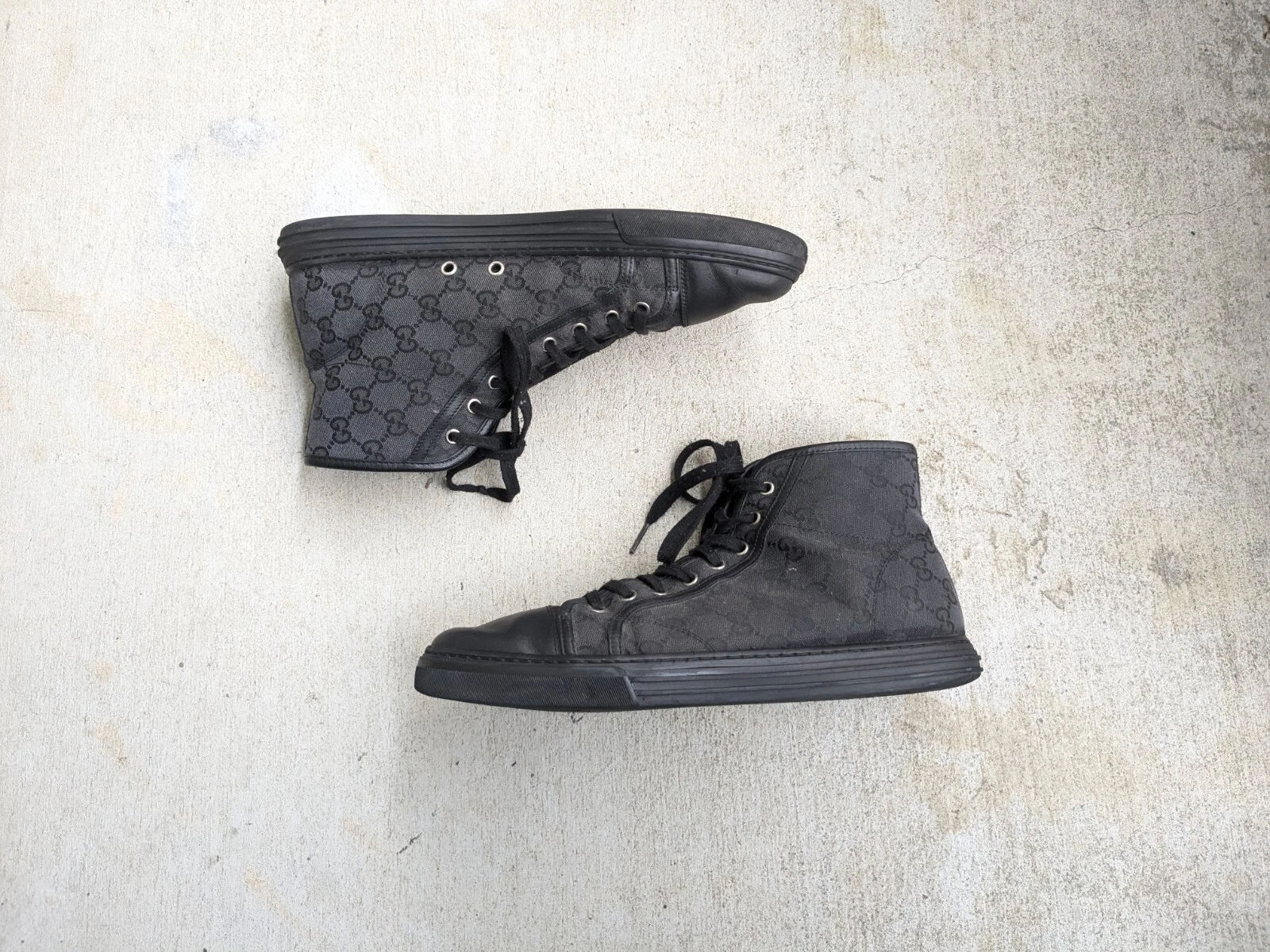 Baskets Gucci en toile noire monogramme homme 9,5 logo chaussures en cuir haut 426188