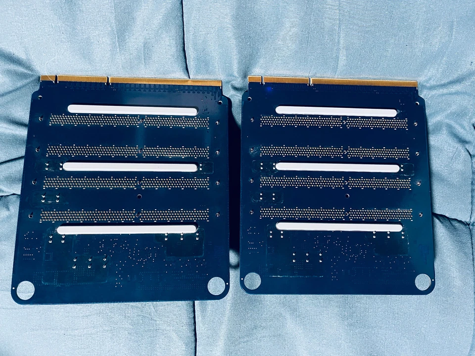 APPLE MAC PRO MEMORY RISERS X2 AND 64 GB RAM MODULES - Image 2 of 4
