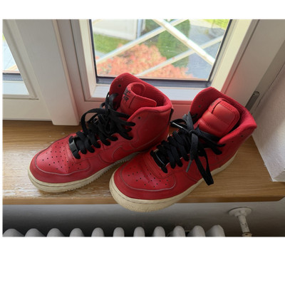 Nike Air Force 1 High Top Sneaker Rot/Schwarz EU 38 Unisex Schnürung
