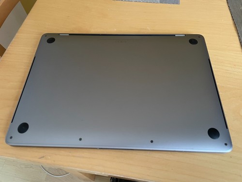 MacBook Pro 13-inch 2019 A1989 2.8GHz i7 16GB RAM 512GB SSD - FAULTY - Afbeelding 5 van 6