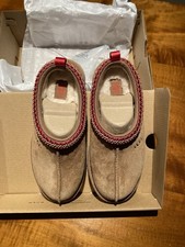 UGG Kids Tazz Chestnut Clogs Size 4 New In Box Never Worn