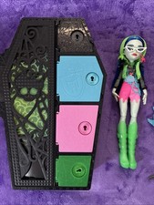 Monster High Skulltimate Secrets Neon Frights Ghoulia Doll