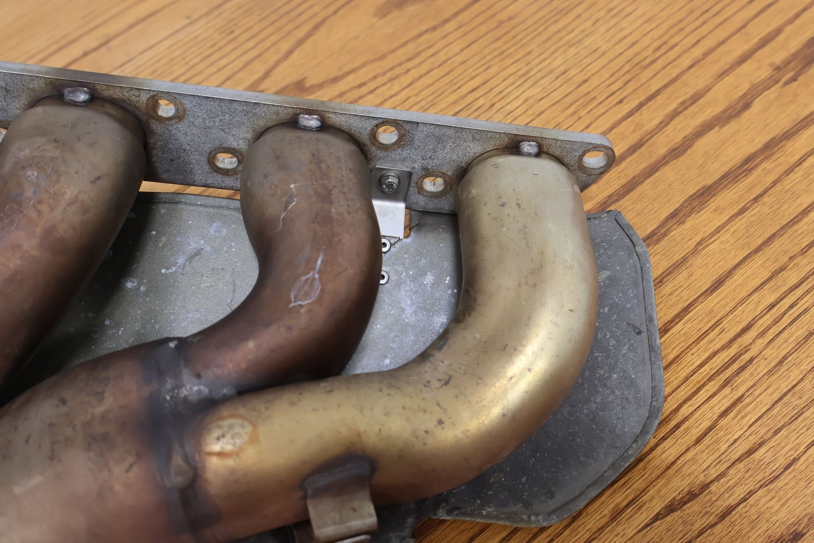 Aston Martin V8 Vantage 2010 Right Exhaust manifold P/N 6G335G236BC