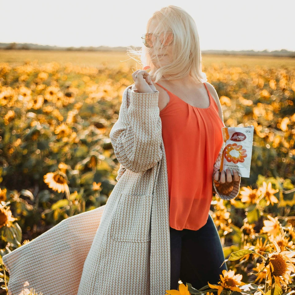 Anillos de goma albanesa de melocotón paquete de caramelos con sabor a fruta sin alérgenos de 8 onzas Foto 4 de 4