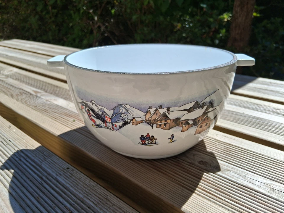 poêlon en fonte émaillée Motif Suisse Nomar idem Le creuset - Photo 1/4
