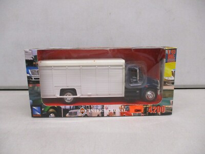 Newray International 4200 1/43