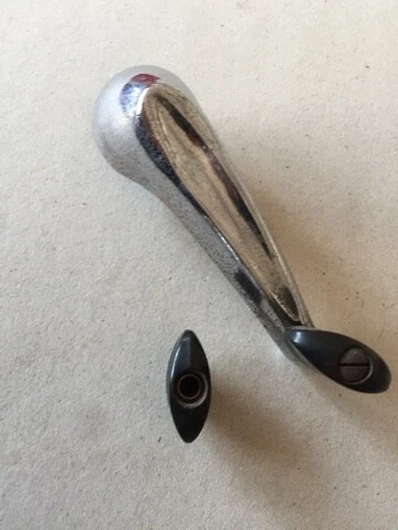 Alpha Romeo 1900 Glass Lift Handle - Picture 2 of 3