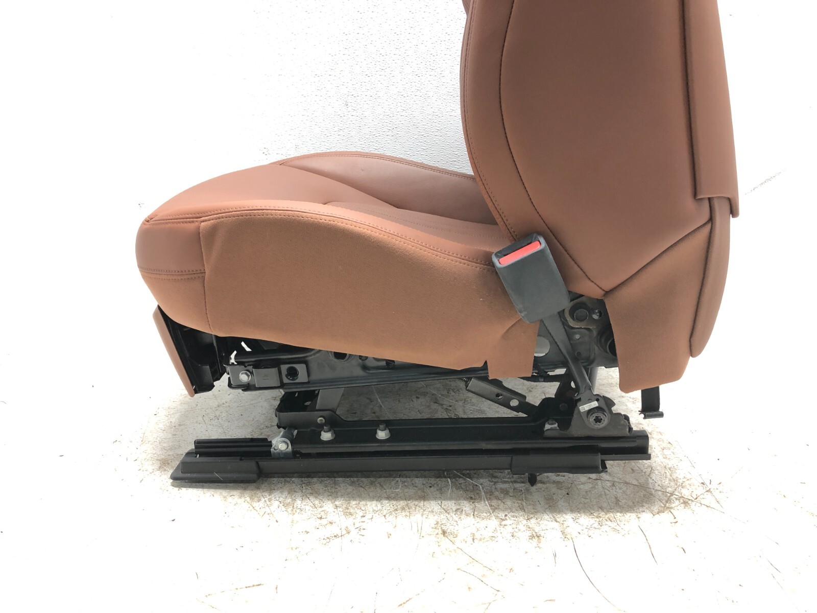2017-2020 MASERATI LEVANTE RIGHT PASSENGER FRONT HEATED LEATHER SEAT OEM.