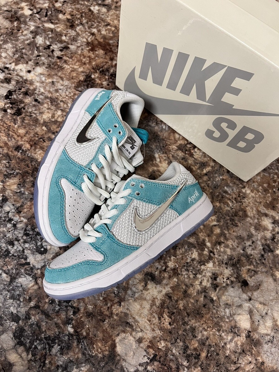 Nike sb dunk low April skateboards size 12c authentic ps