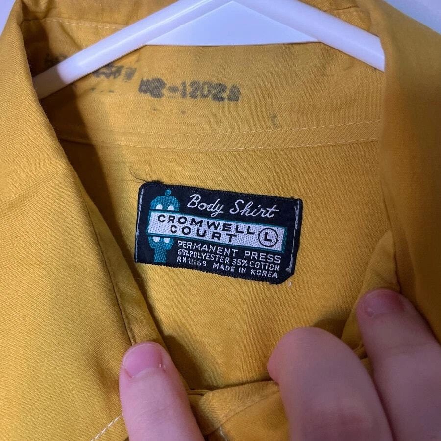 Camisa Cromwell Court Años 70 Prensa Permanente Amarillo Mostaza Disco Cuello Daga L Foto 2 de 4