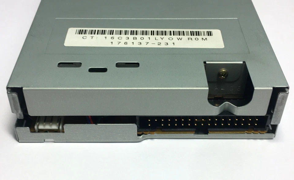 HP Citizen Z1DE-62A 3,5 " Floppy Drive 1,44MB 333505-001 - Immagine 2 di 2