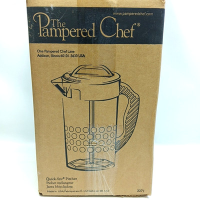 The Pampered Chef Pitcher Quick Stir 2 Quart Polka Dot Pattern # 2271
