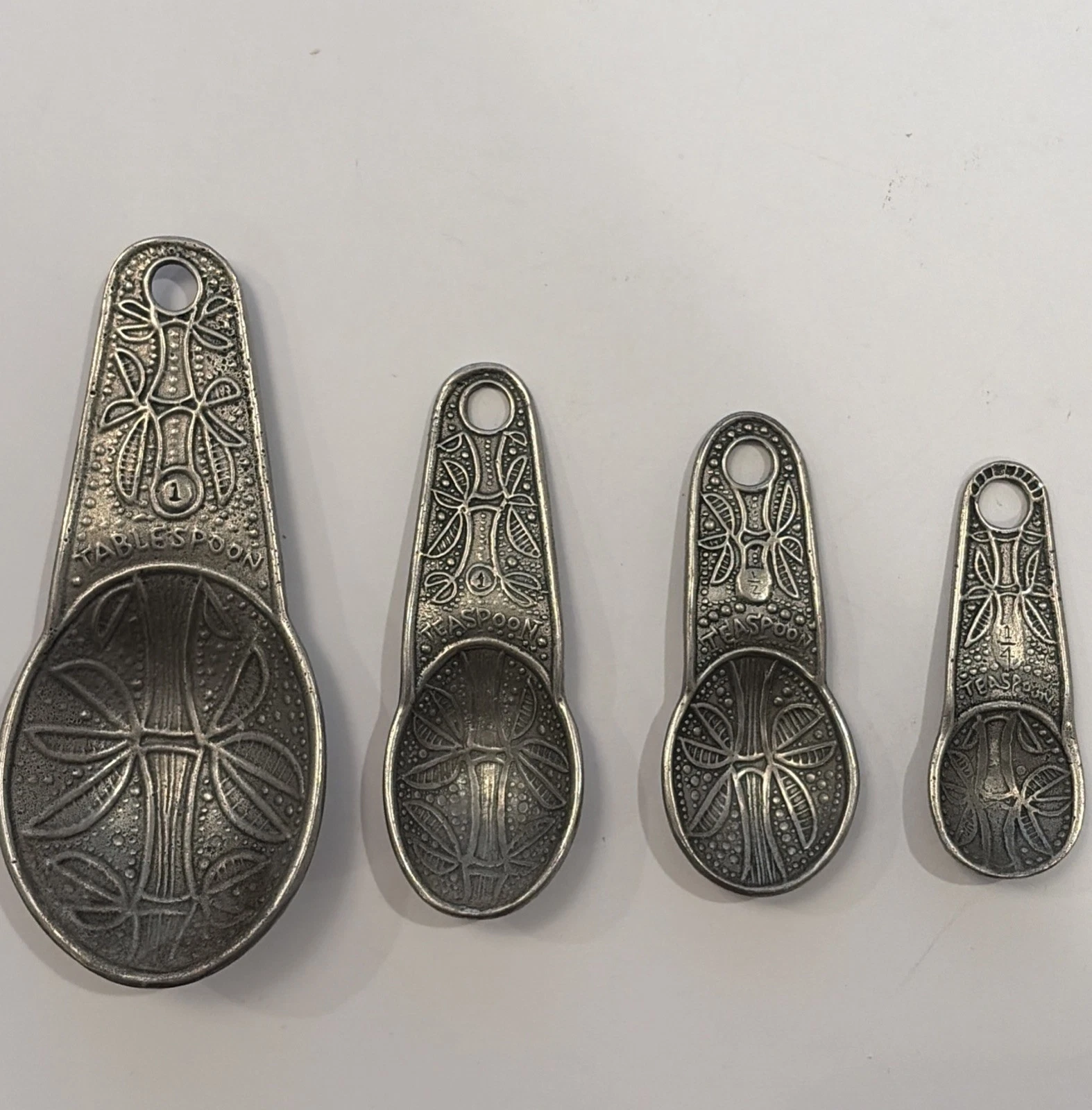 Crosby & Taylor Celtic Pewter Measuring Spoons Set 4 Embossed Botanical
Opens in a new window or tab