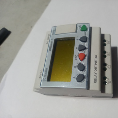 Crouzet Millenium 3 CD12 Logic Controller 24VDC