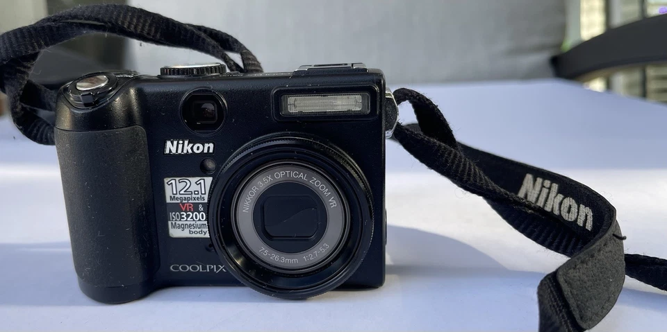 Nikon Coolpix P5100 12.1 Megapixel - Image 2 of 4