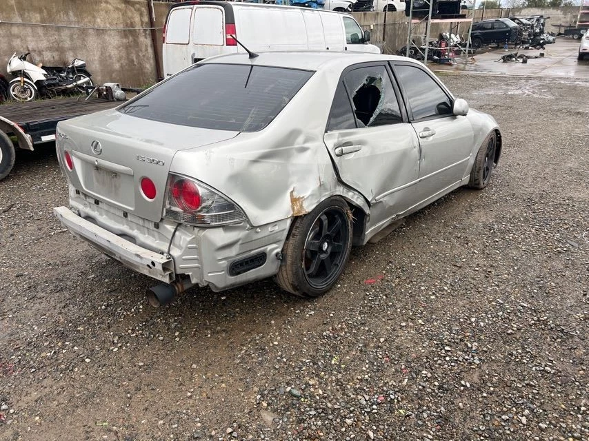 GUANTERA 2001 LEXUS IS300 Foto 4 de 4
