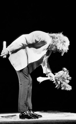 Rod Stewart takes bow as he performs during his Out of Order Tour - Old Photo 1