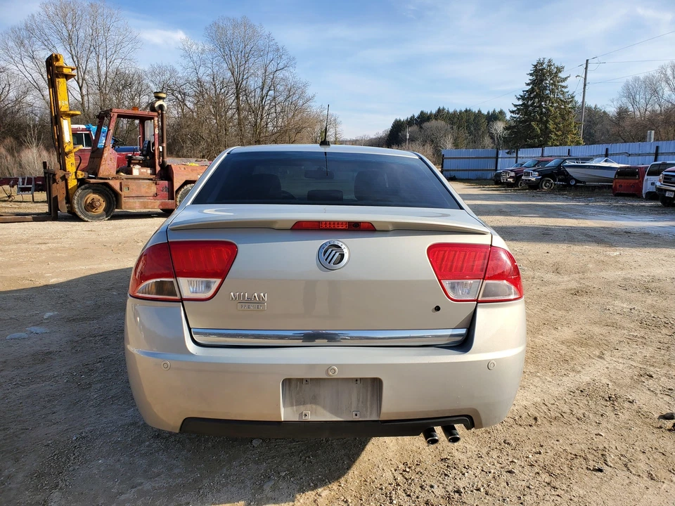 Задний спойлер на багажник (металлический дымчатый камень) (камера) 2010-2011 Mercury Milan - Изображение 3 из 4