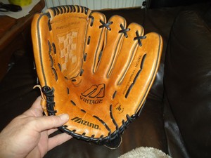 mizuno vintage baseball glove