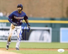 EDUARDO NUNEZ SIGNED MINNESOTA TWINS 8