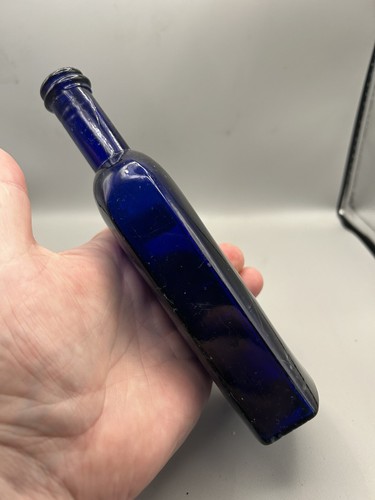 UNUSUAL UNEMBOSSED VICTORIAN / EDWARDIAN BLUE POISON /MEDICINE / CHEMIST BOTTLE - Picture 2 of 7