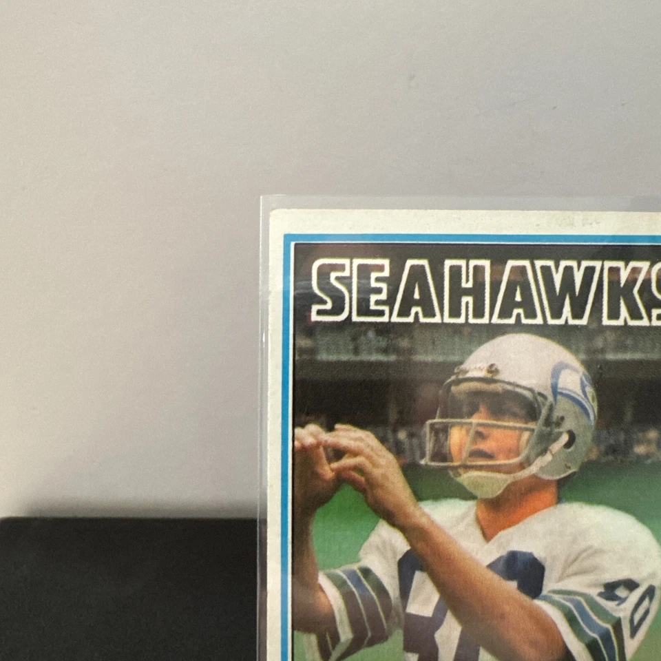 NFL Football Card - 1983 Topps Steve Largent Seattle Seahawks (ungraded) - Image 2 of 4