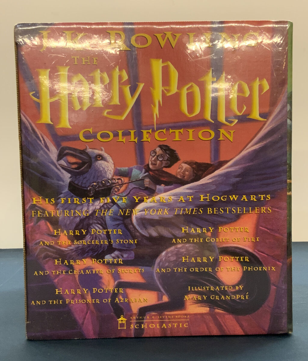 Scholastic Harry Potter: The Illustrated Collection - by J K