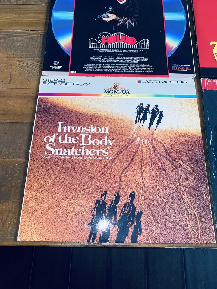 Lot Of 4 Laserdisc Horror Movie Lot Dracula Vampire Funland Body Snatchers Mixed - Image 2 of 4
