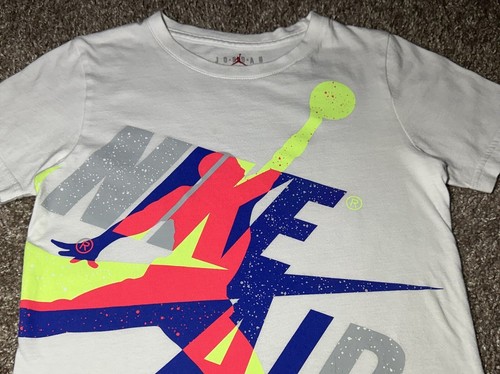 Nike Air Jordan Boy’s T-Shirt MASHUP Graphic Tee (6901-001) S/S Crew Neck Size S - Picture 8 of 22