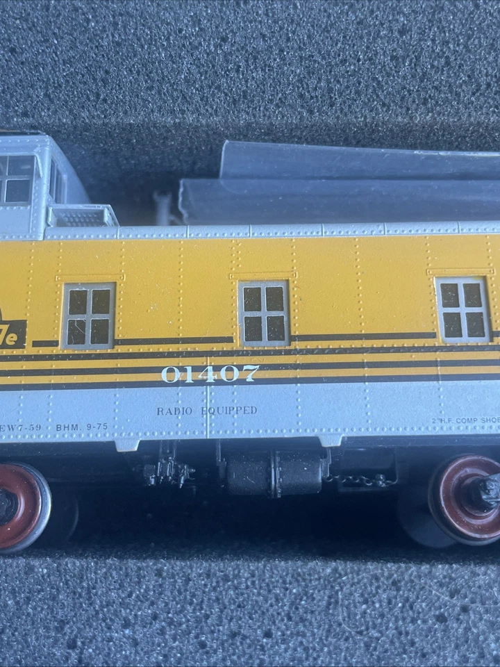 Overland Models HO Brass #1155 HO D&RGW Steel Riveted Caboose #01407 1990s w/Box - Image 3 of 4