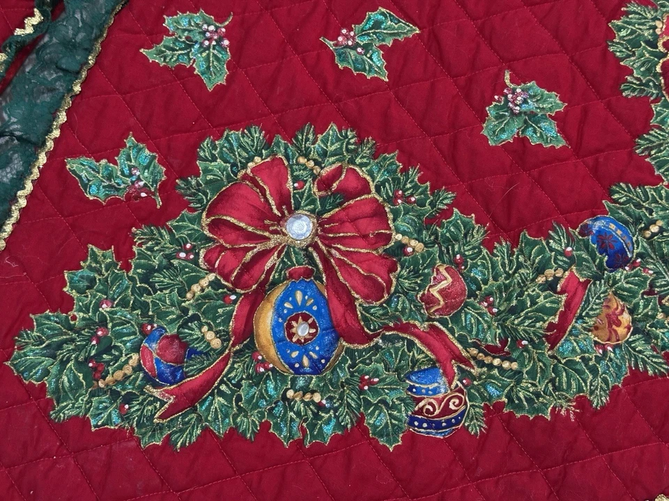 VINTAGE HANDMADE Christmas Tree Skirt Wreath & Holly  - LARGE 54” RARE EUC - Image 4 of 4