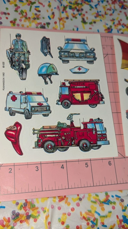 Lote De 3 Hojas Pegatinas Dennison De Colección Vehículos De Emergencia Coches De Carreras Recompensas Foto 3 de 4