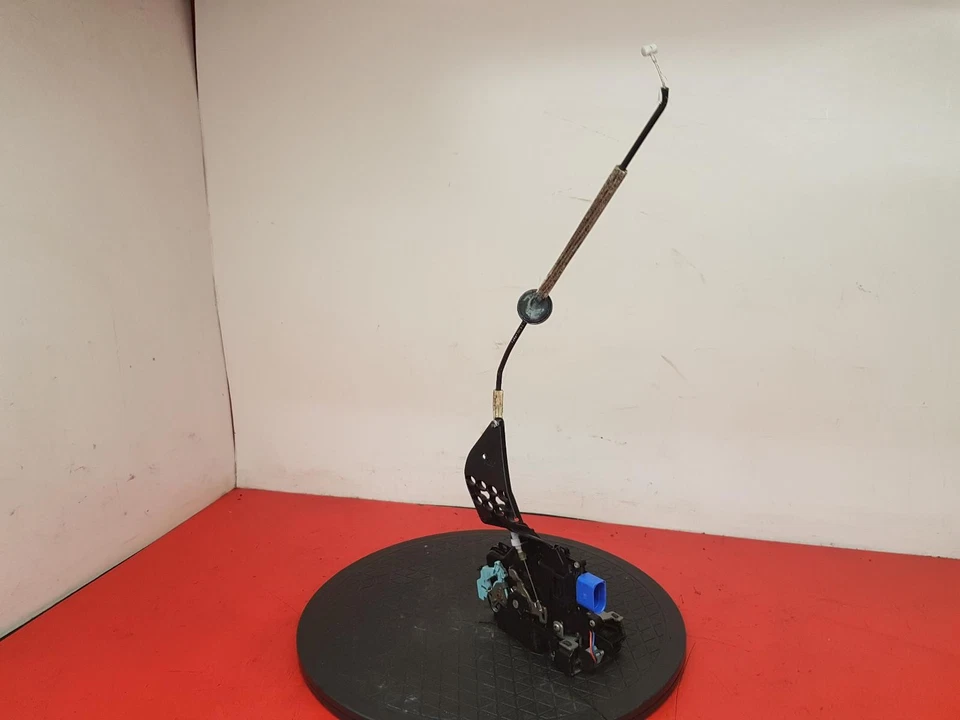 Volkswagen Touareg 2004 lado cercano cerradura puerta delantera toma actuador solenoide Foto 4 de 4