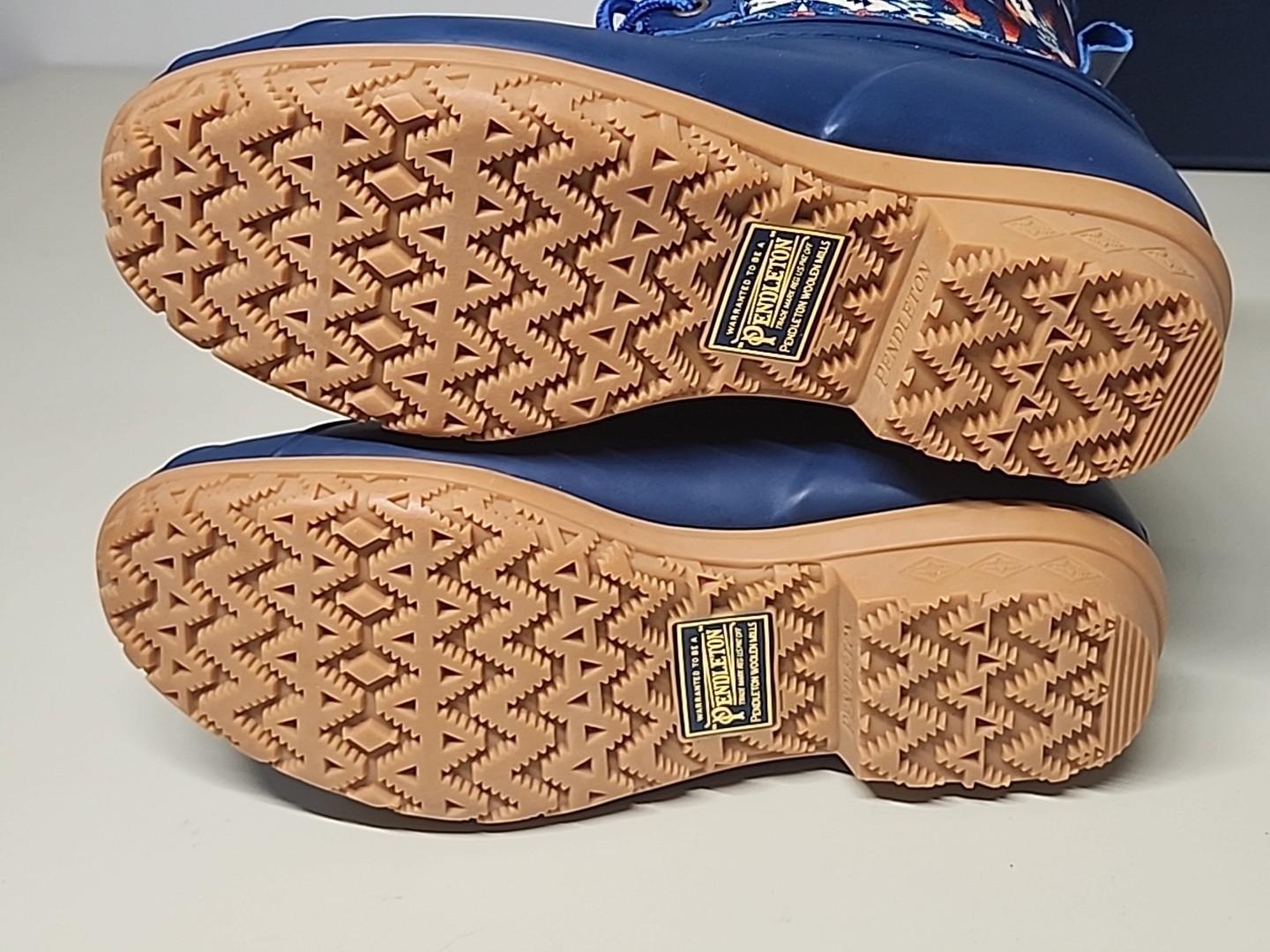 Pendleton Women’s Heritage Pattern Tucson Duck SR… - image 10