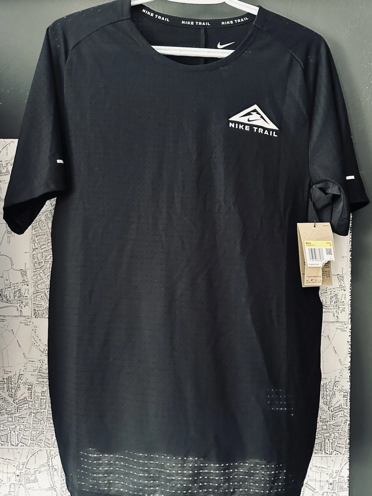 Nike DV9305-246 Men's Small Trail Solar Chase Running Top Dark
Opens in a new window or tab