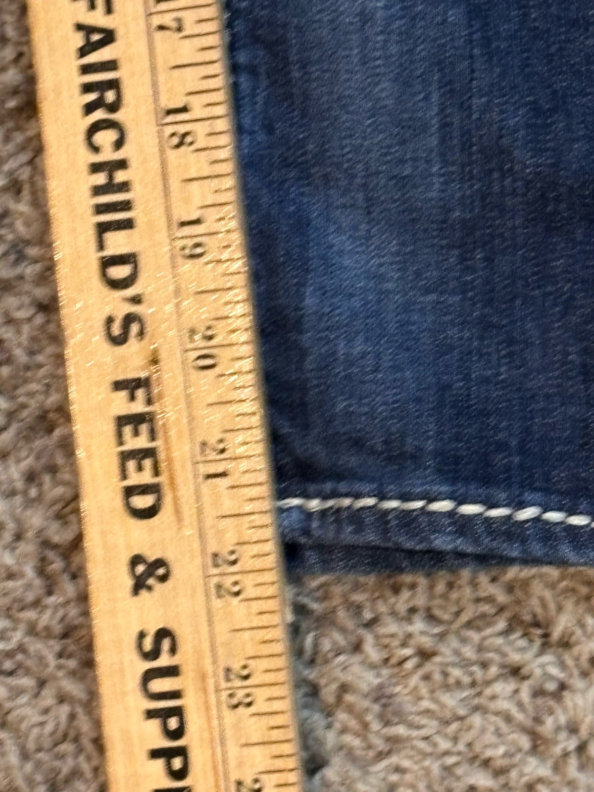 Vigoss The New York Capri Jeans Plus SZ 22 Inseam 21 Mid Rise Flap Pockets Bling