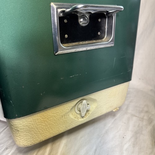 Vintage Coleman Green Metal Cooler Handles & Bottle Opener 13.5 X 22 X 16 - Picture 7 of 12