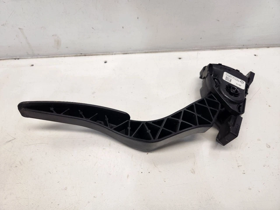 Dodge Charger 2007 (3,5 L/tracción trasera) pedal acelerador - DBW/conducción por cable Foto 2 de 4