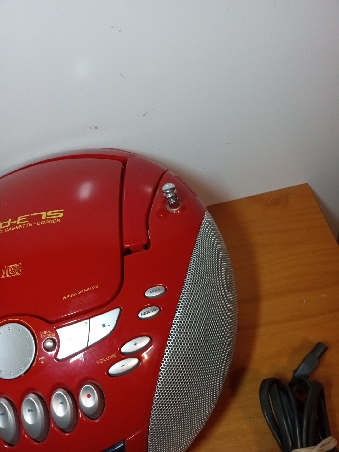 Sony CFDE75 AM/FM Radio Cassette CD Player Red with Remote Tested