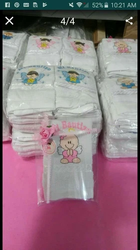 Recuerdo de bautizo12 toallitas bordadas