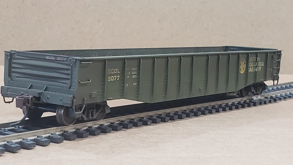 Life-Like Proto 2000 - HO - British Columbia Railway (BCR) 50' Gondola - Custom - Image 2 of 4